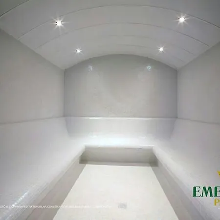 Emerald Park Bonita Apartment